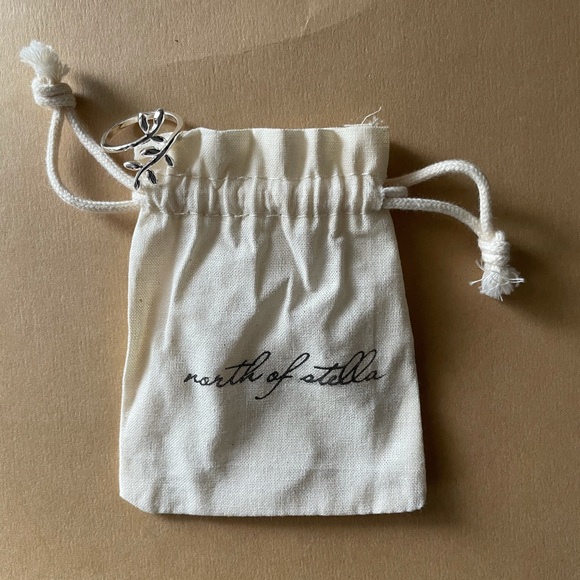 Silver Colored Leaf Ring - Picture 4 of 5